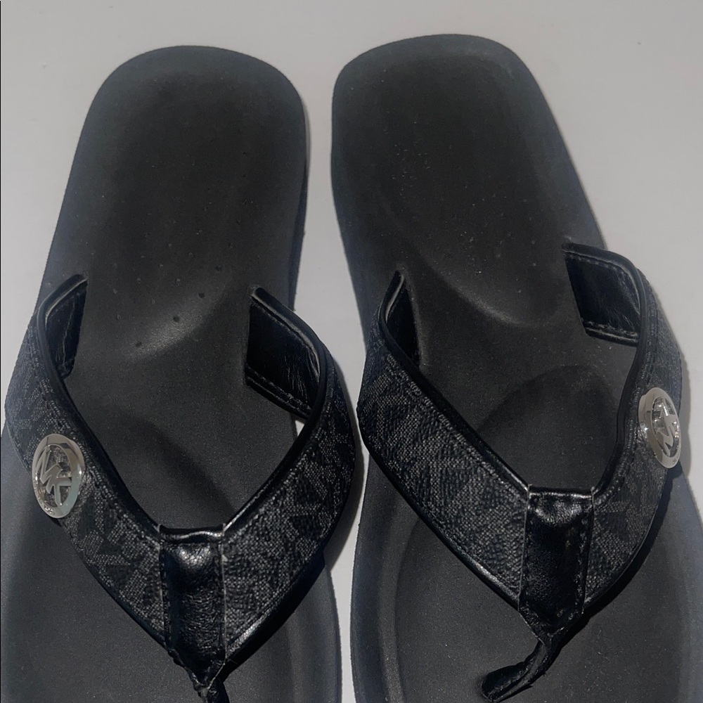 MICHAEL Michael Kors Black Sandals - Picture 5 of 12
